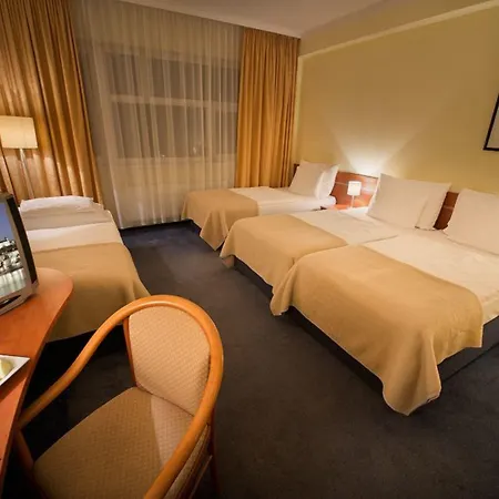Rezidence Emmy Hotell 4*